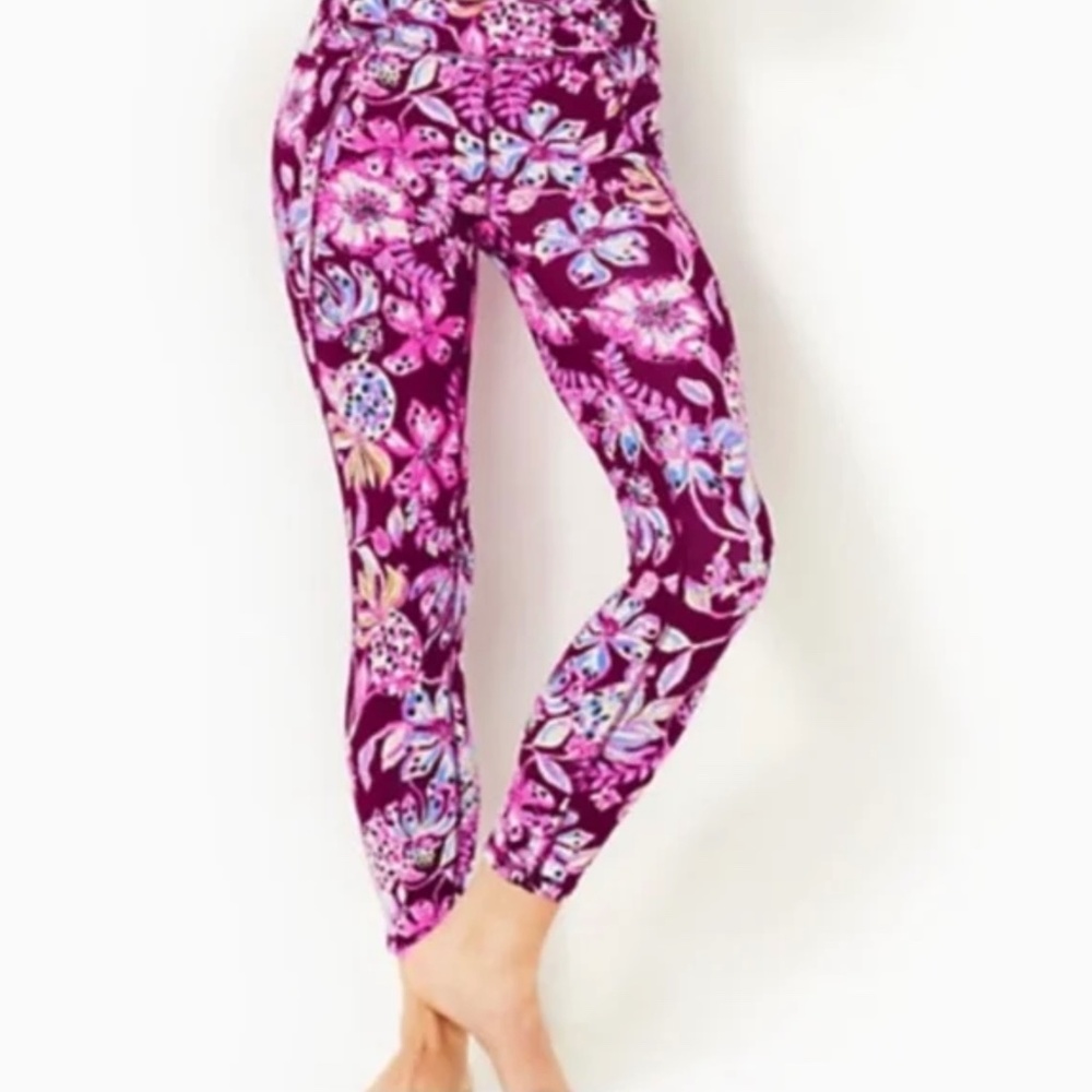 NWOT Lilly Pulitzer S. Beach High Rise Midi Leggings Cherry With A Twist Medium